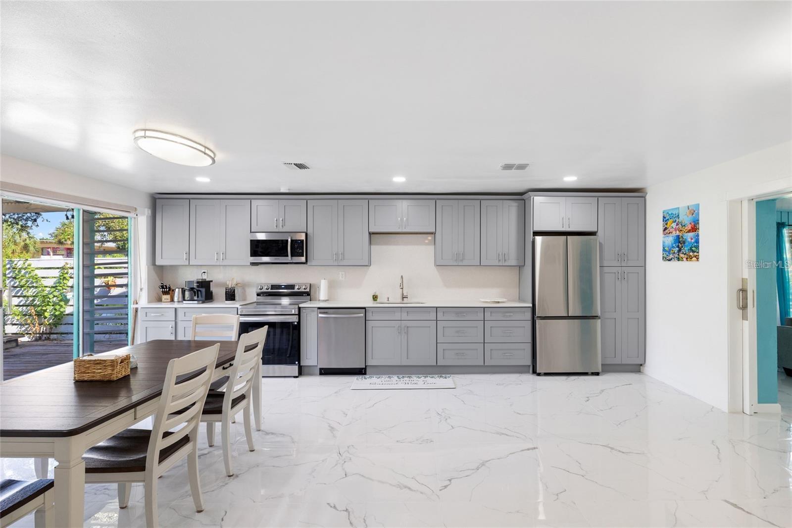 Image 3 of 70 For 8825 Oak Street