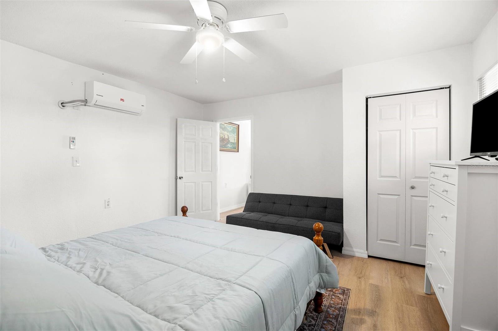 Image 46 of 70 For 8825 Oak Street