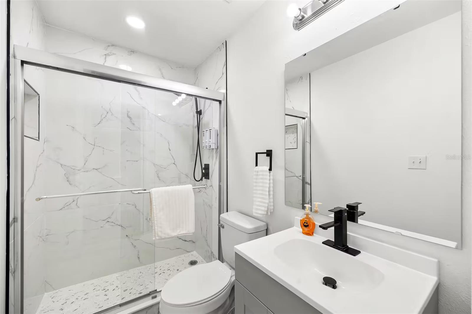 Image 49 of 70 For 8825 Oak Street