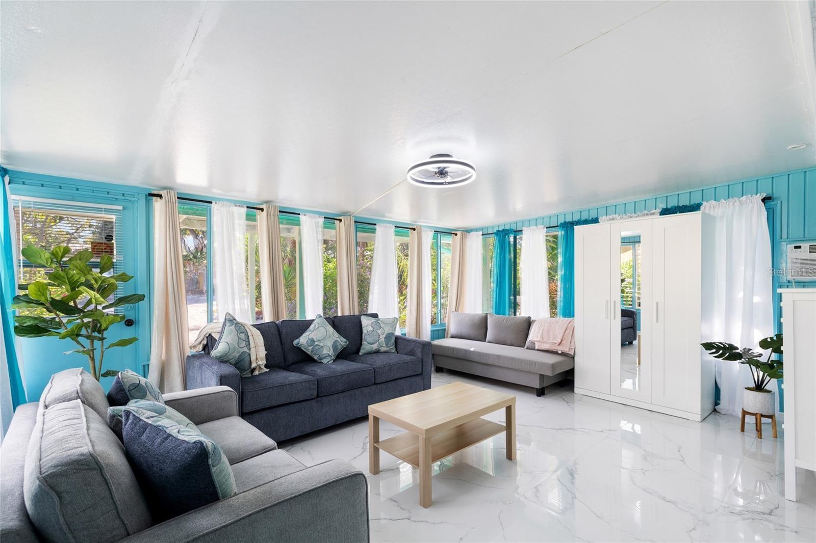 Image 7 of 70 For 8825 Oak Street