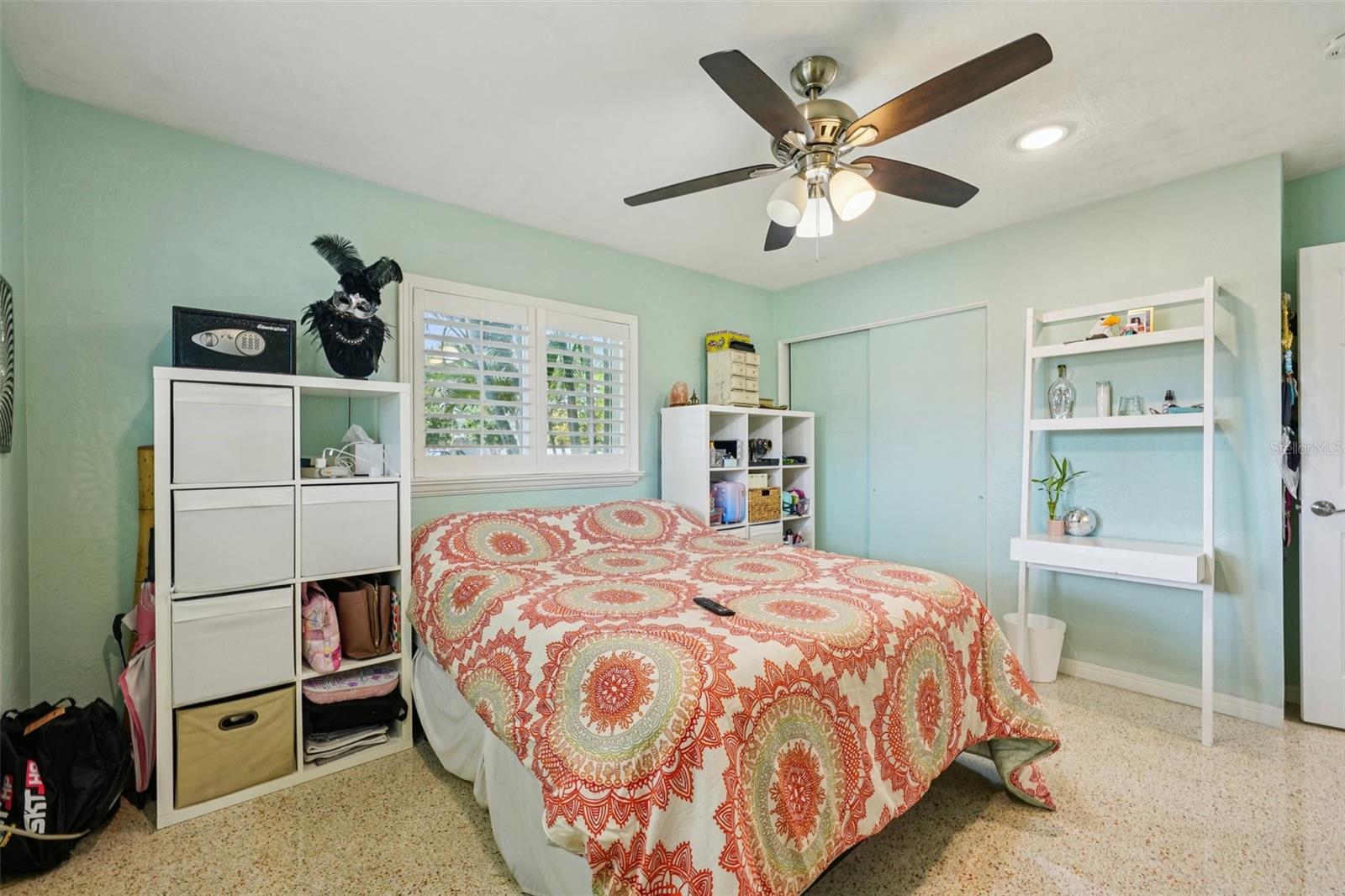 Image 18 of 36 For 6417 24th Avenue N