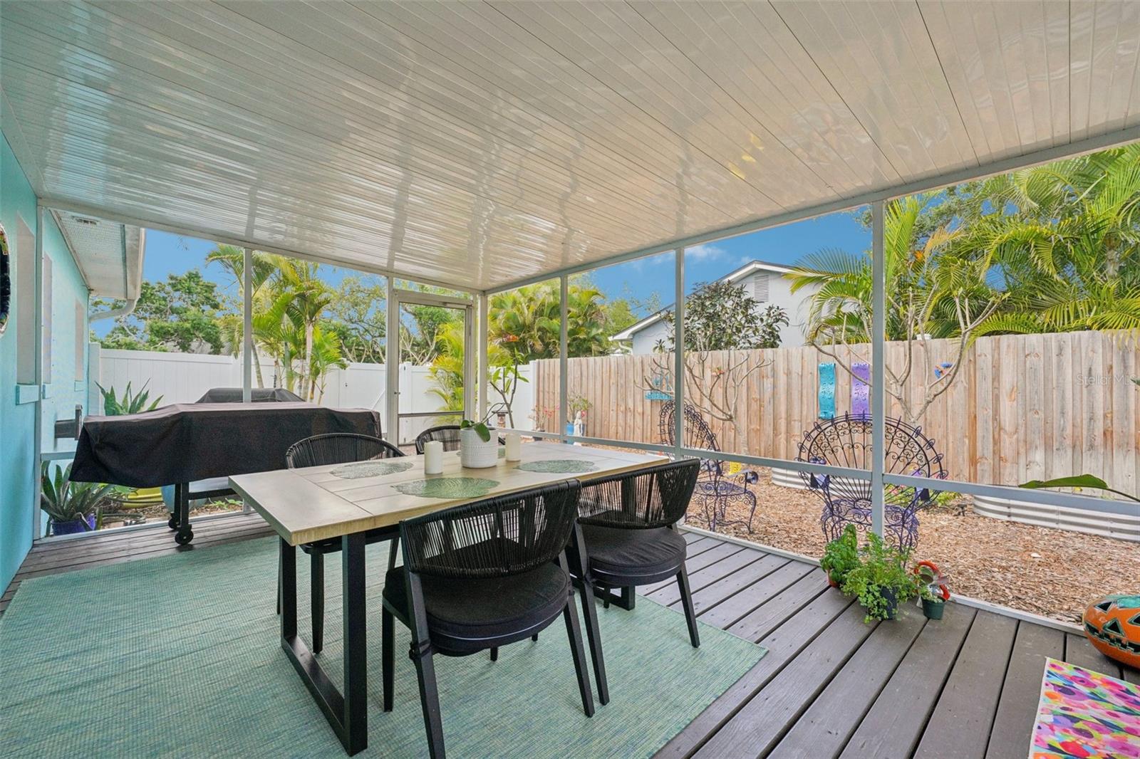 Image 23 of 36 For 6417 24th Avenue N