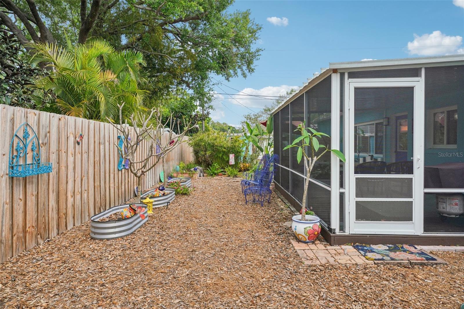 Image 29 of 36 For 6417 24th Avenue N