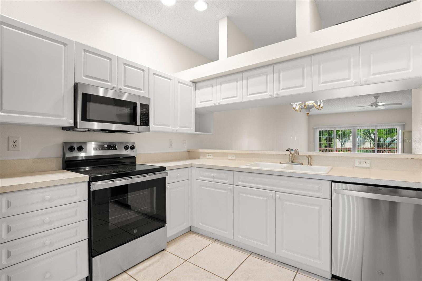 Image 5 of 47 For 6600 100th Way N 24b