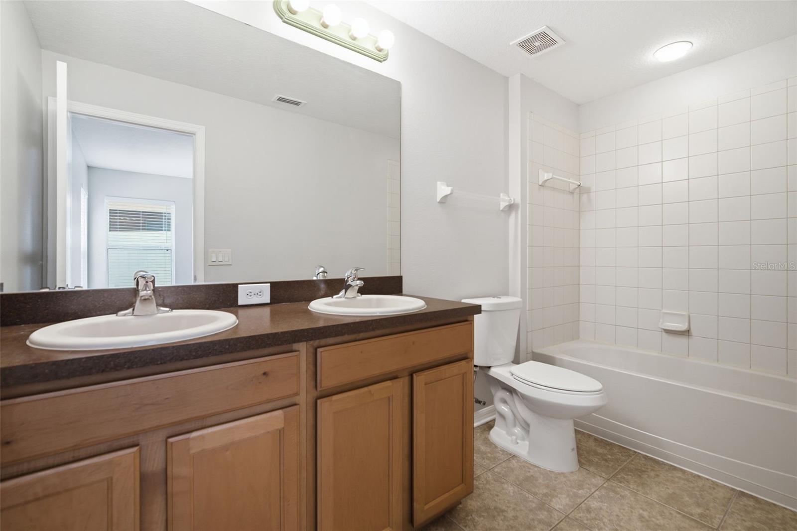 Image 28 of 48 For 10309 Granada Green Court