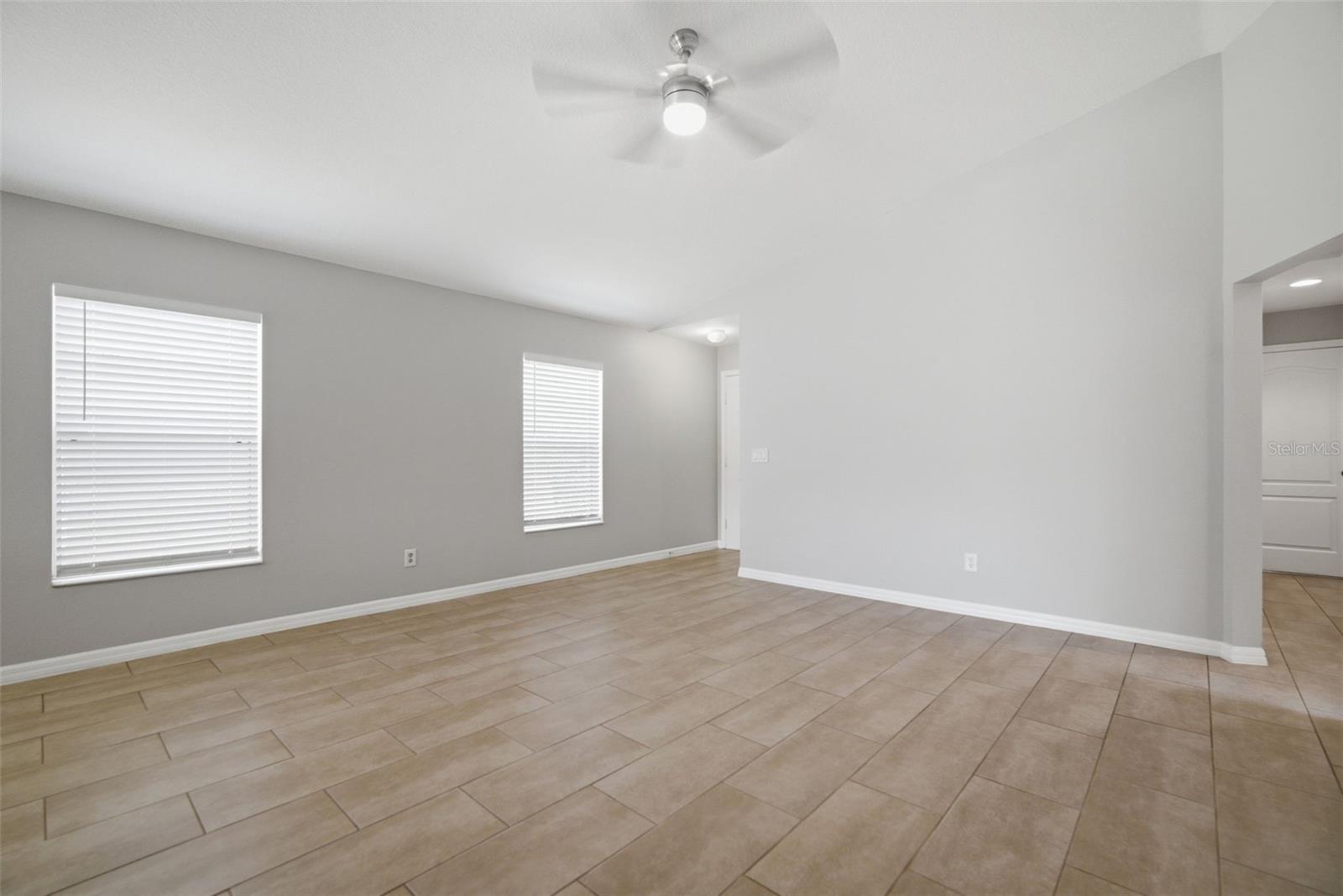 Image 7 of 48 For 10309 Granada Green Court