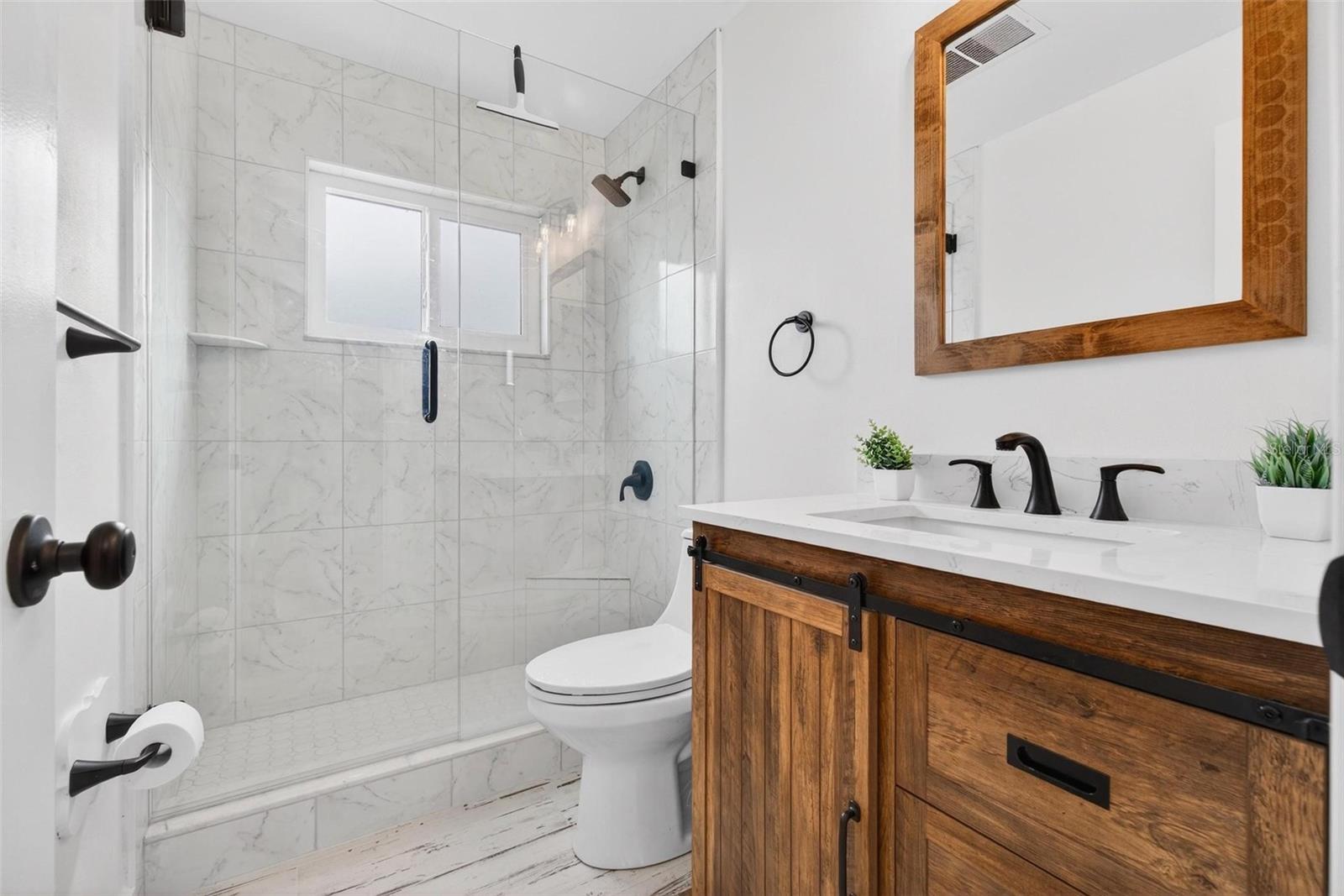 Image 15 of 32 For 14198 89th Avenue