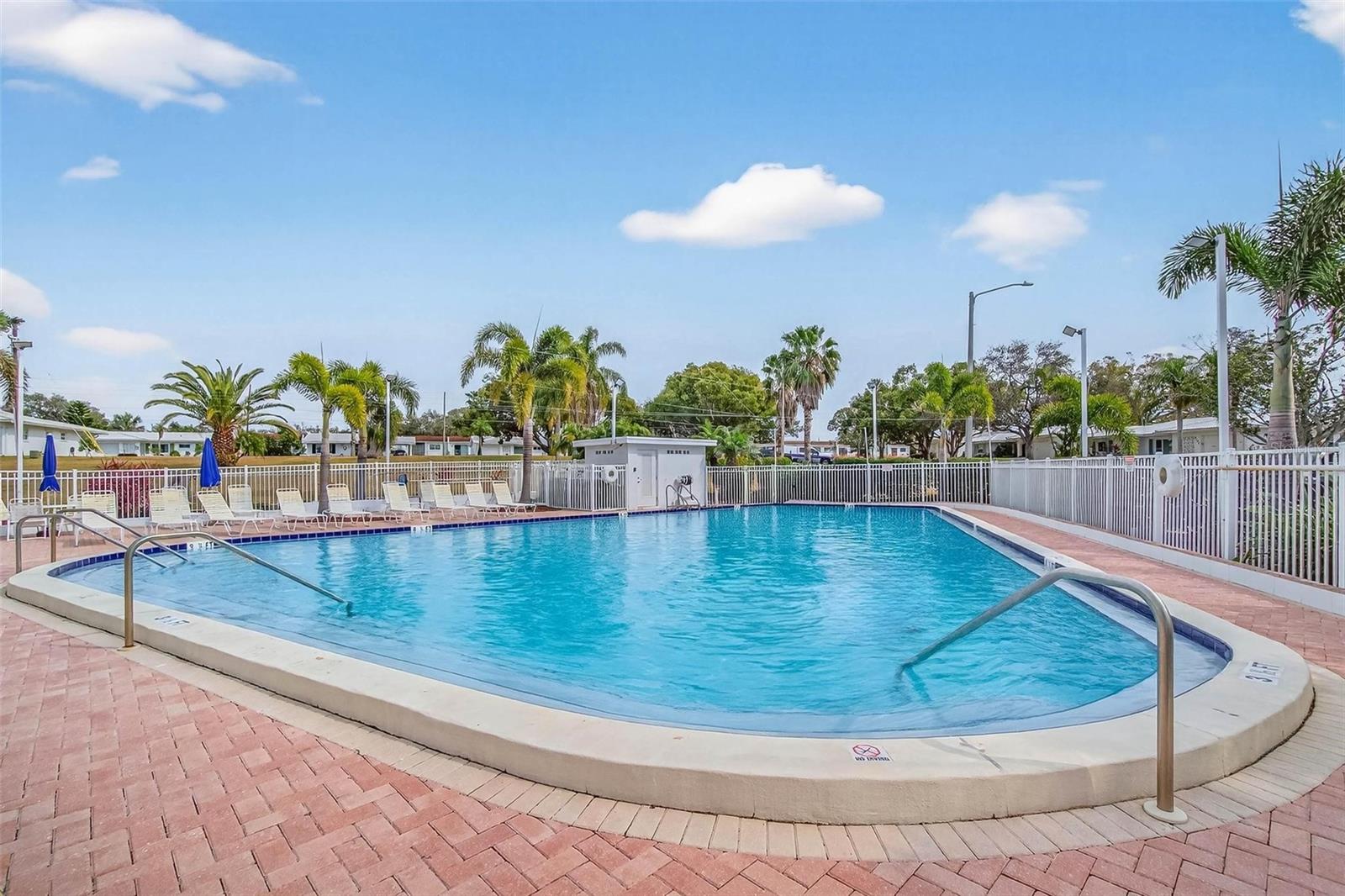 Image 23 of 32 For 14198 89th Avenue