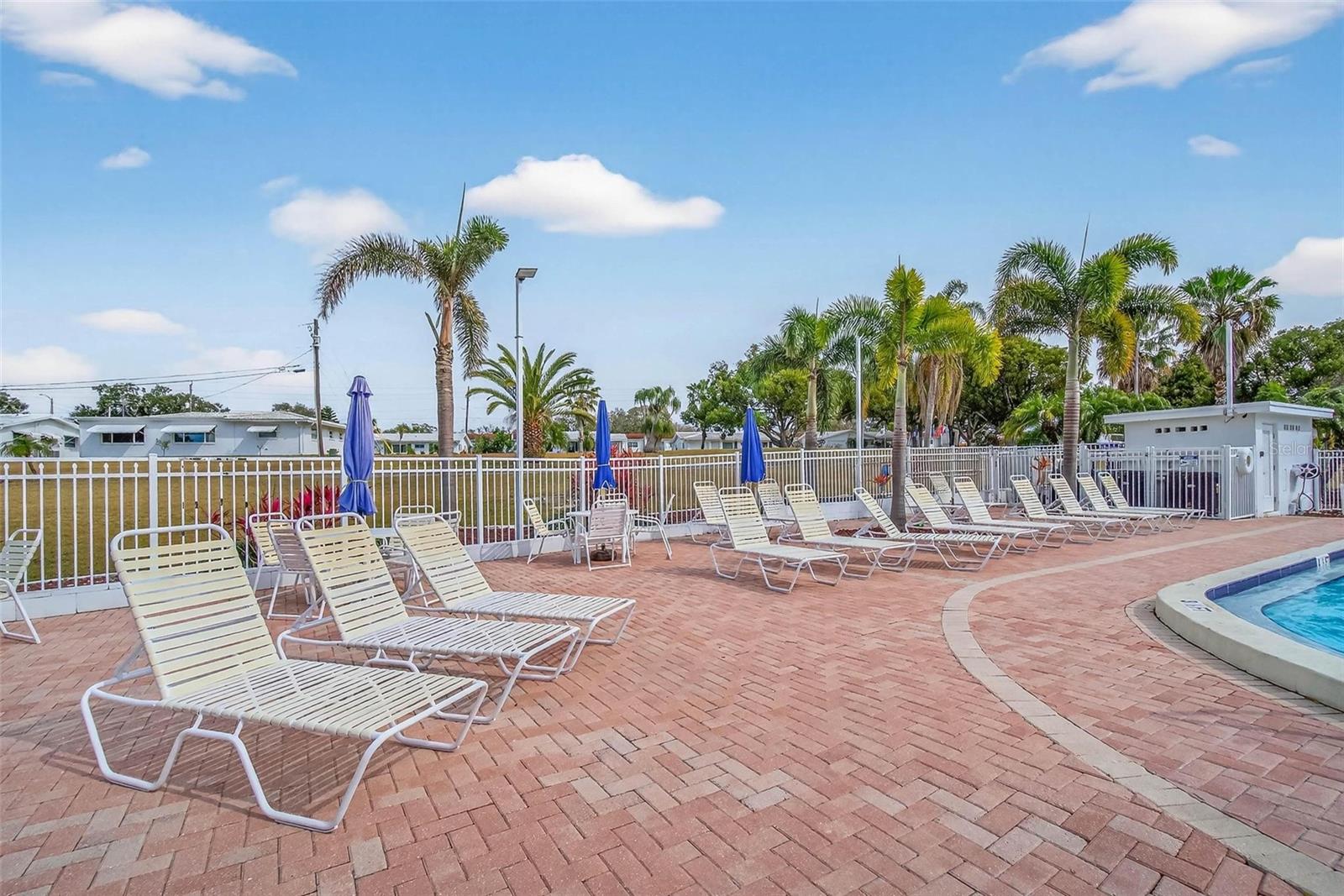 Image 24 of 32 For 14198 89th Avenue