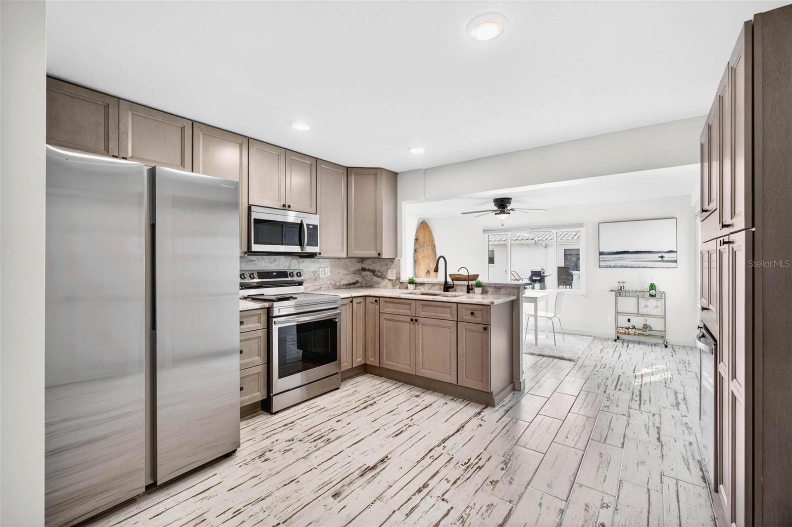 Image 7 of 32 For 14198 89th Avenue