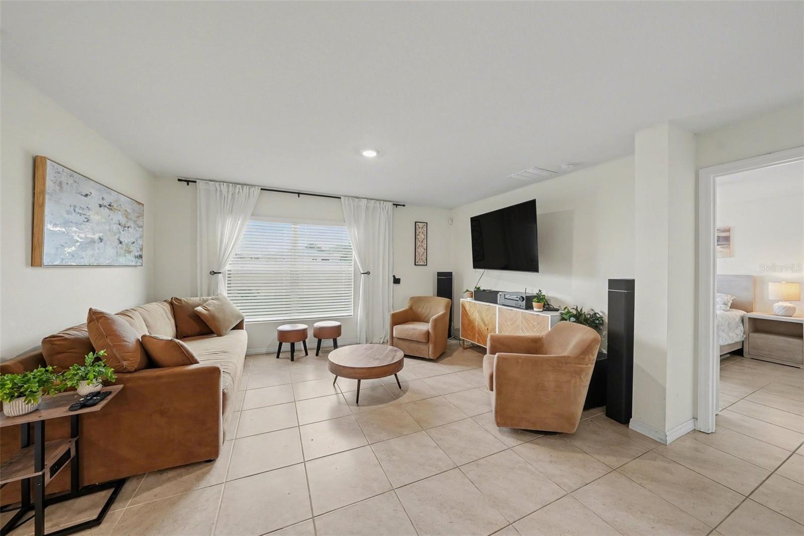 Image 11 of 33 For 7980 Broad Pointe Drive