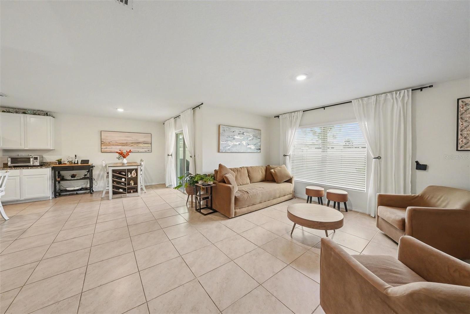 Image 13 of 33 For 7980 Broad Pointe Drive