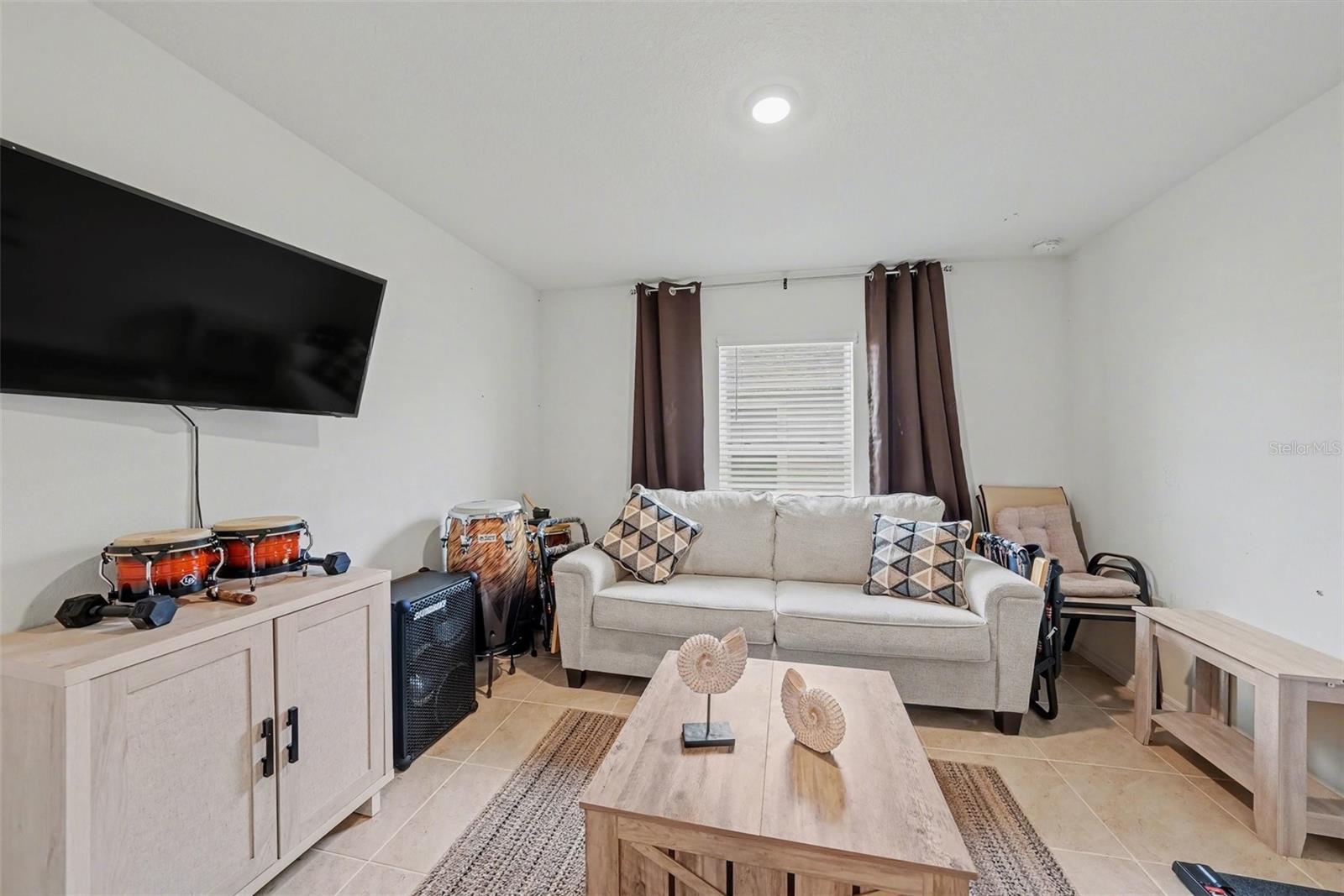 Image 9 of 33 For 7980 Broad Pointe Drive