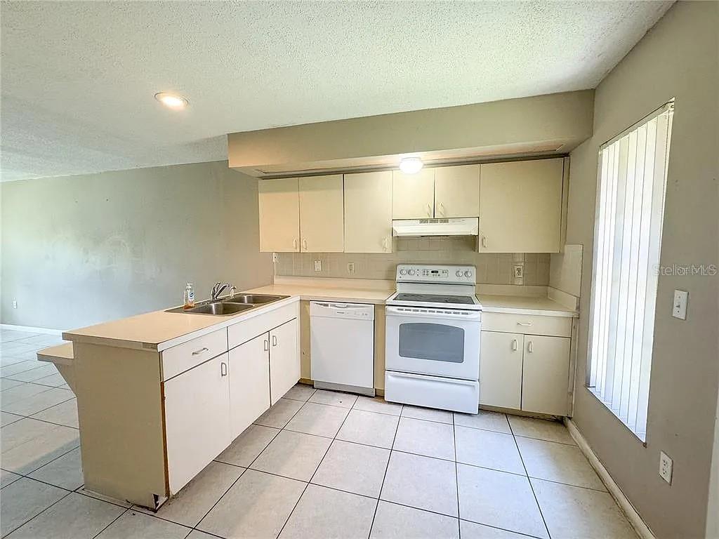 Image 12 of 14 For 944 Buccaneer Drive