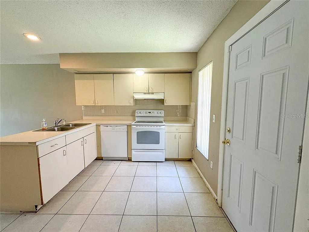 Image 13 of 14 For 944 Buccaneer Drive