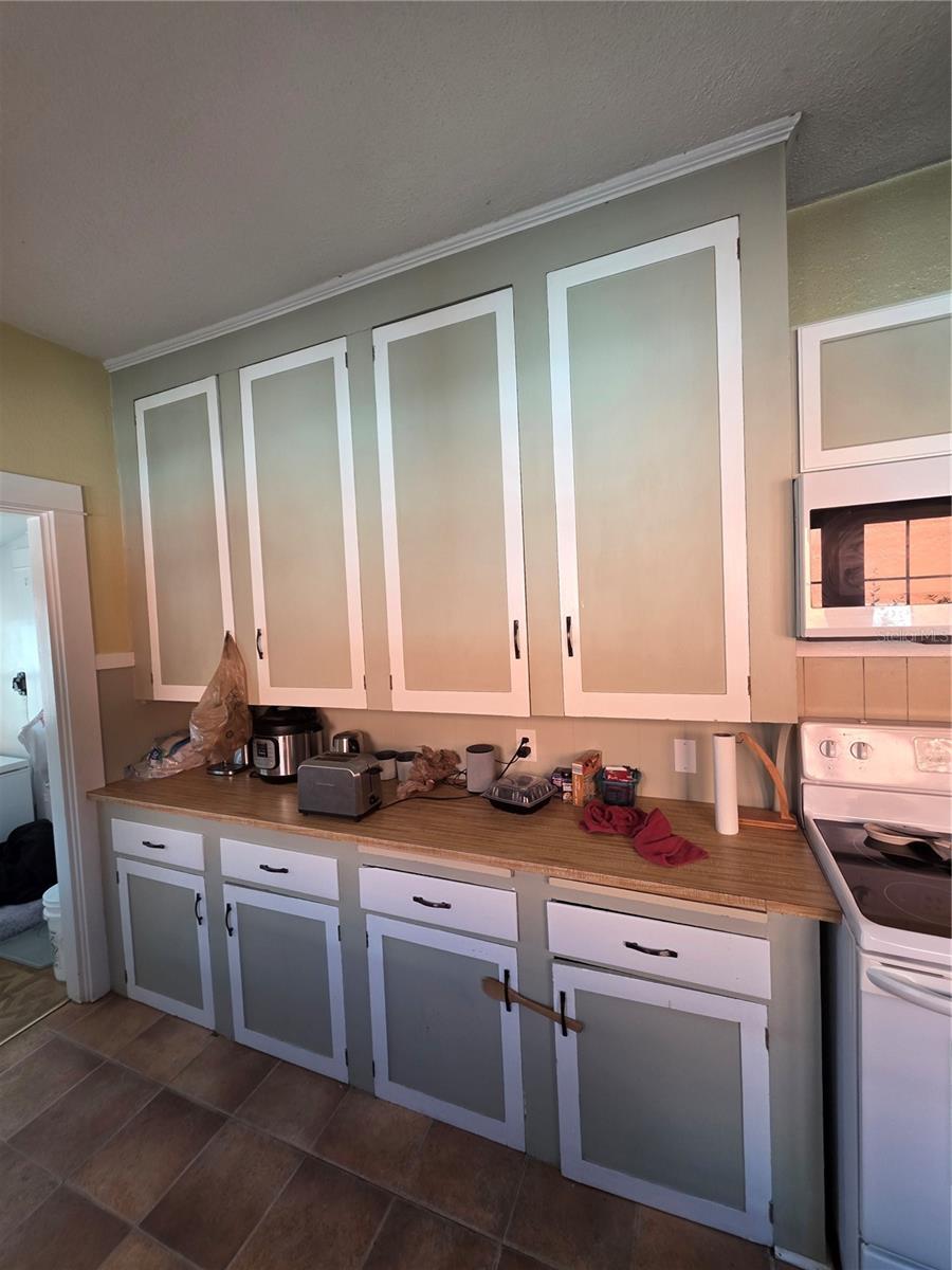 Image 13 of 25 For 1568 Drew Street