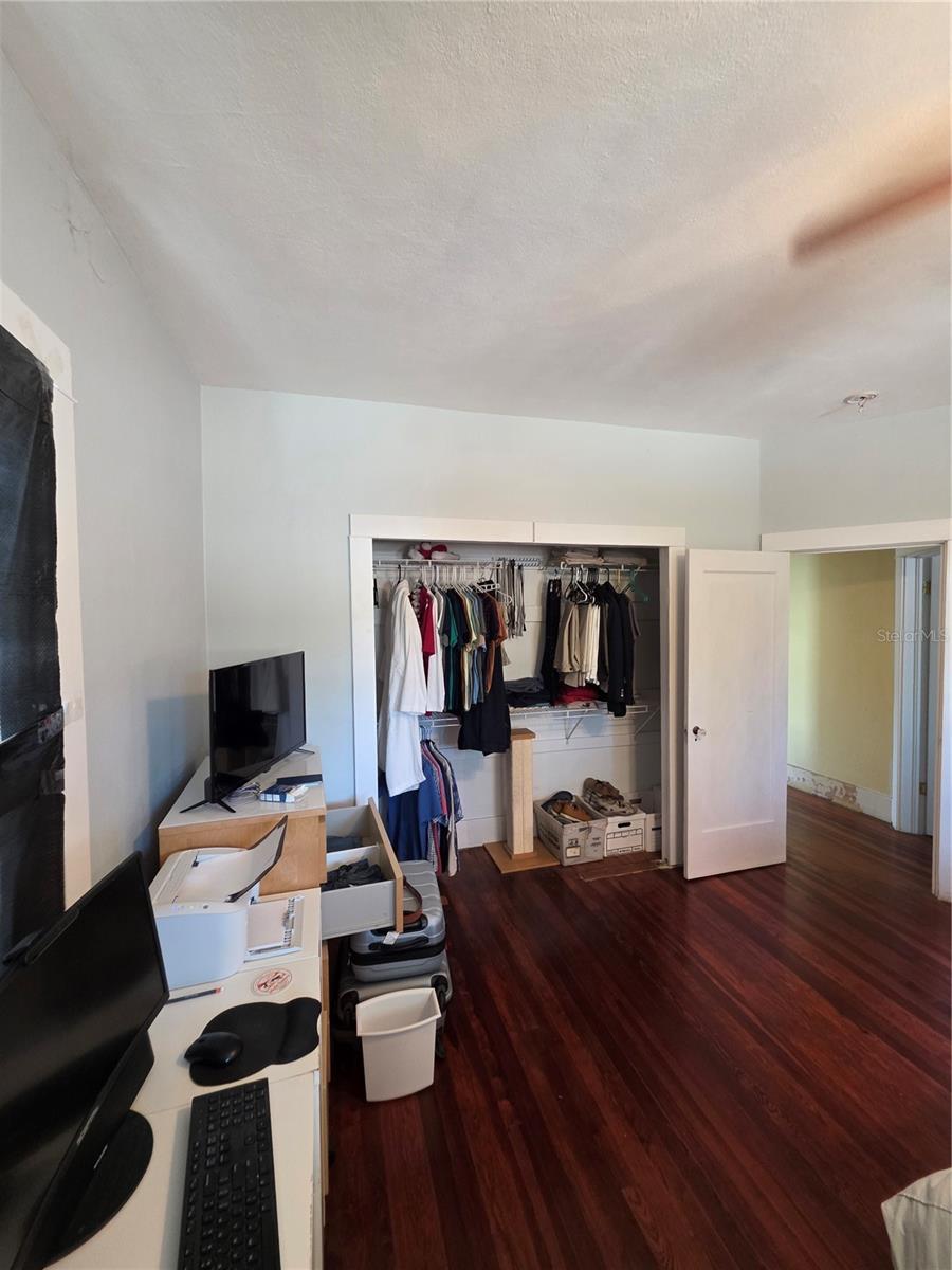 Image 15 of 25 For 1568 Drew Street