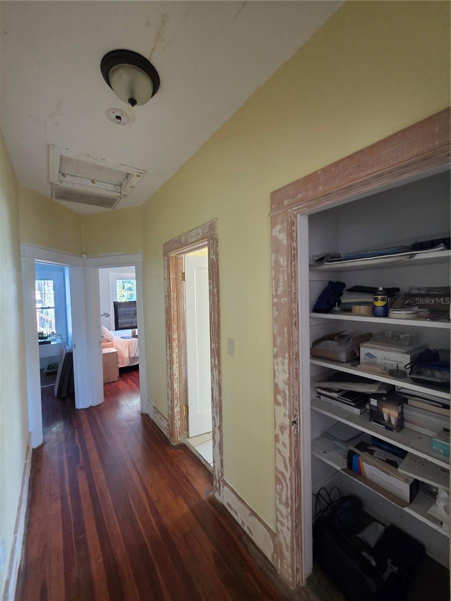 Image 16 of 25 For 1568 Drew Street