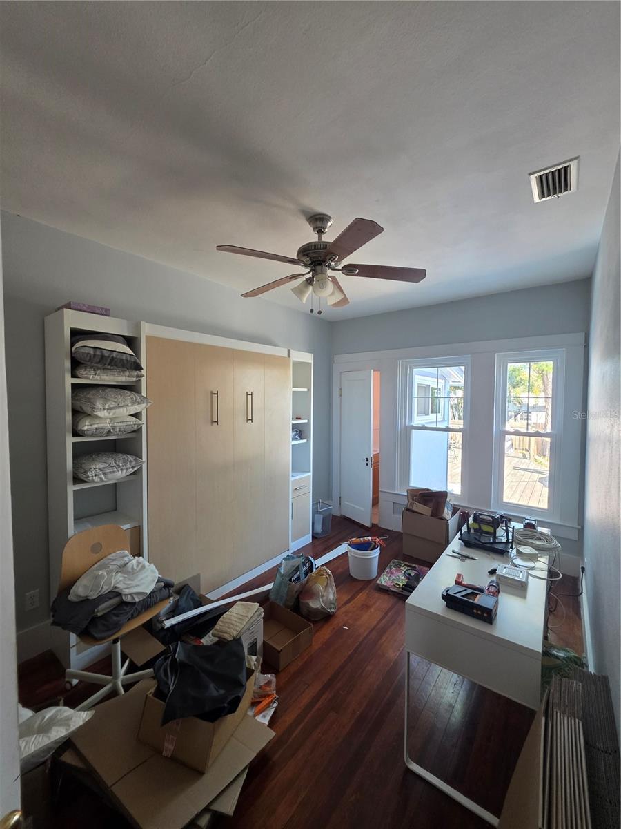 Image 21 of 25 For 1568 Drew Street