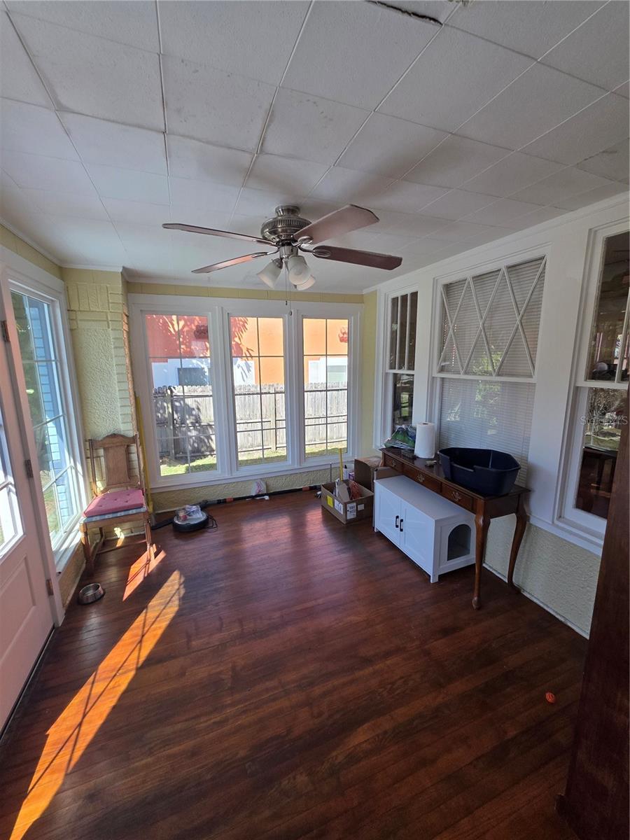 Image 5 of 25 For 1568 Drew Street