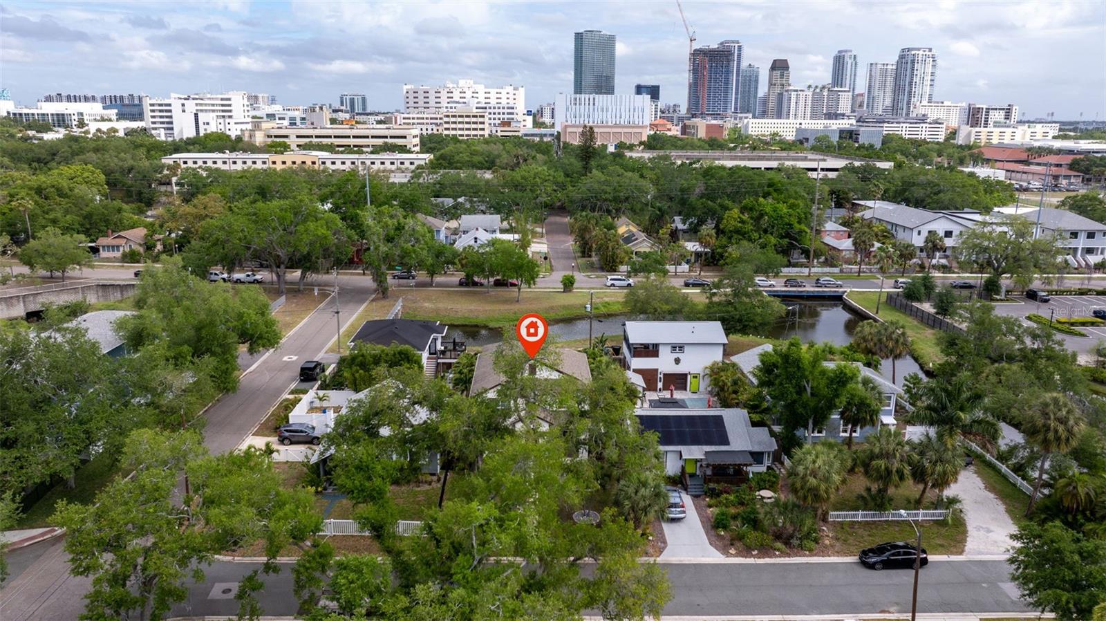 Listing photo id 12 for 521 12th Avenue S