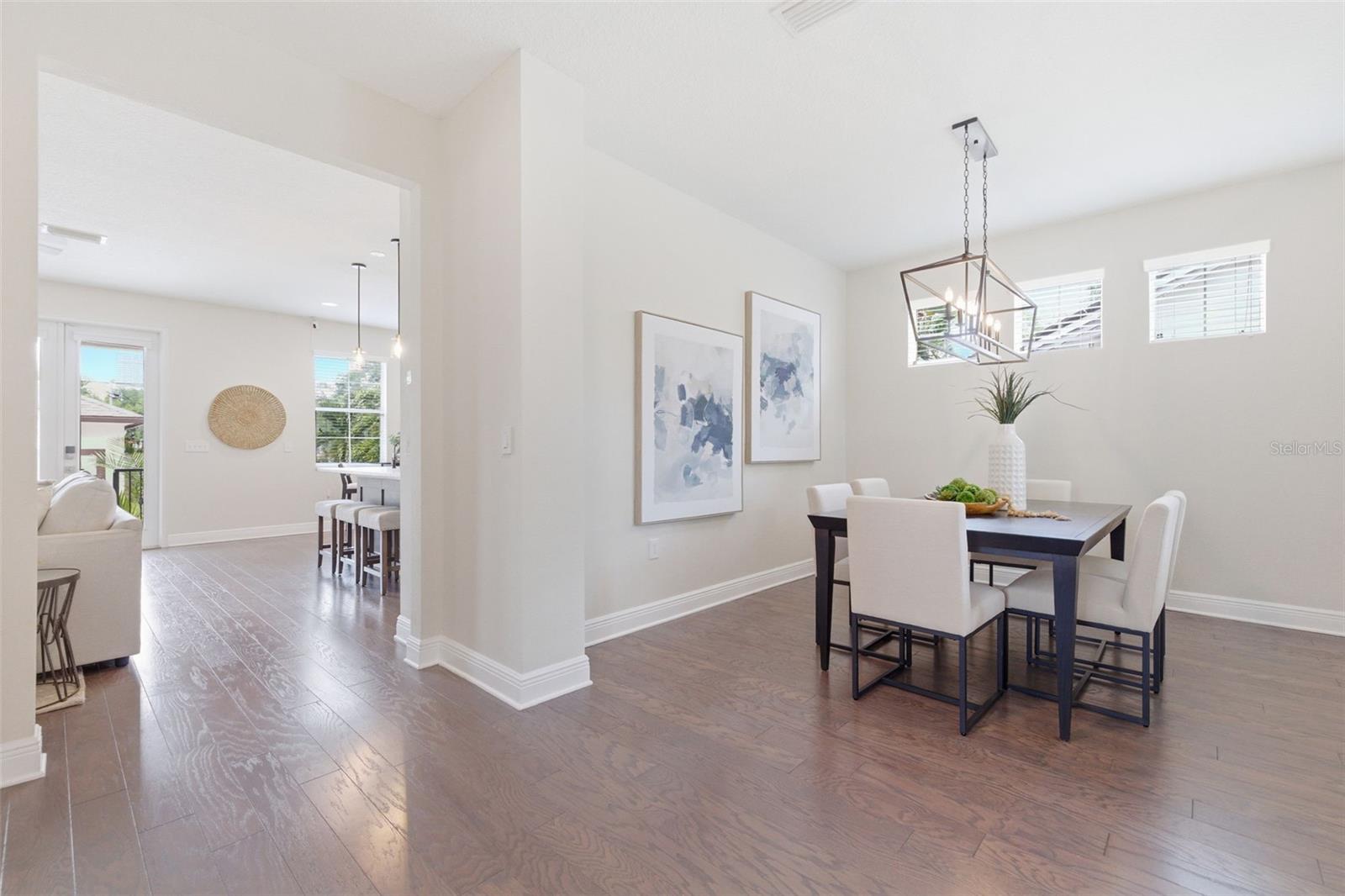 Listing photo id 16 for 521 12th Avenue S