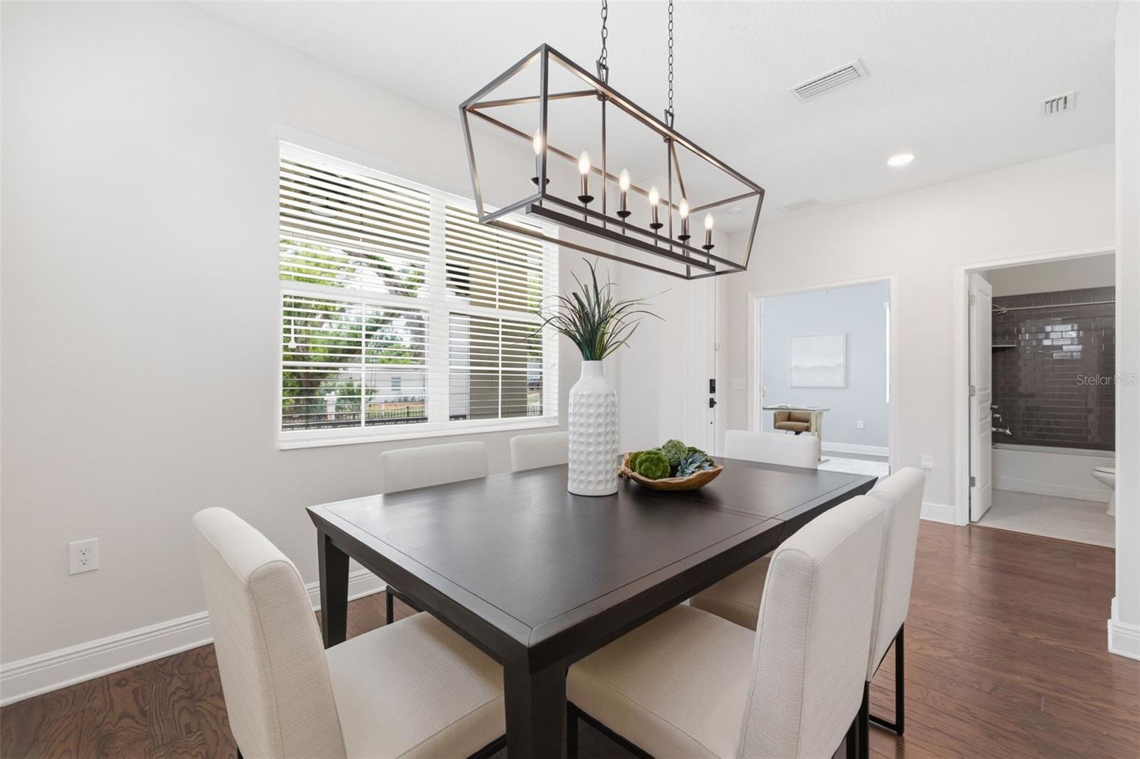 Listing photo id 18 for 521 12th Avenue S