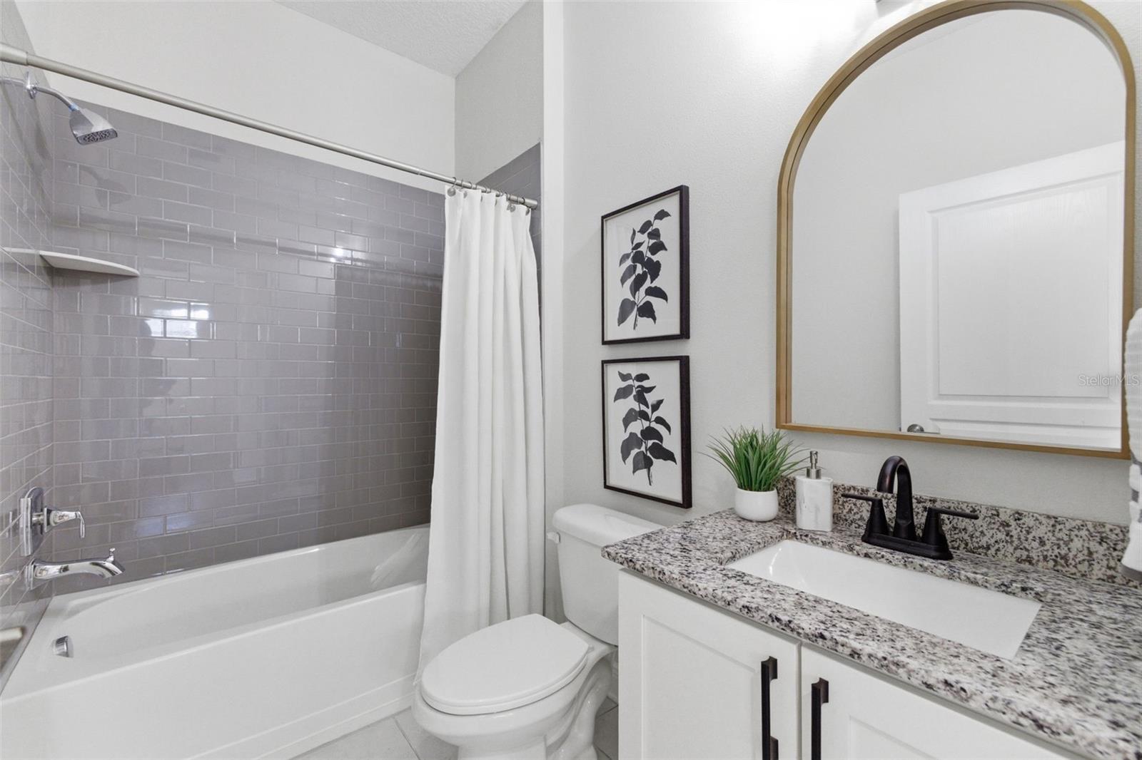 Listing photo id 20 for 521 12th Avenue S