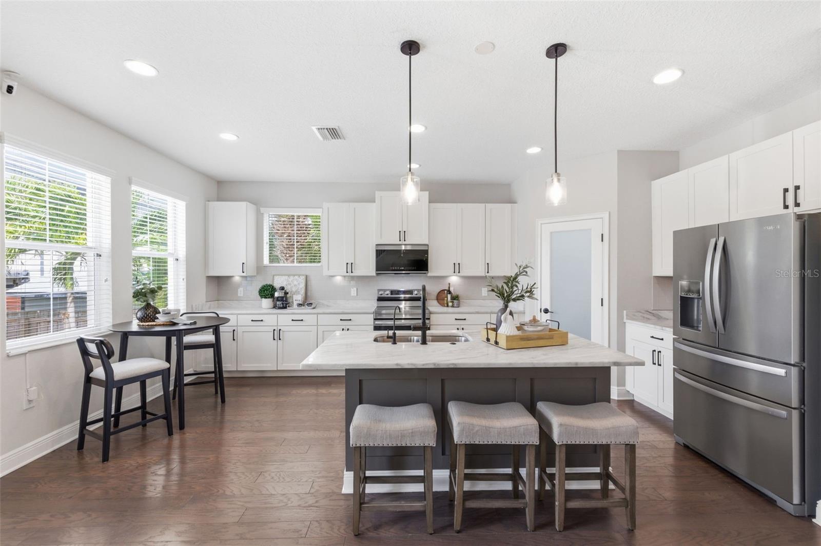 Listing photo id 22 for 521 12th Avenue S