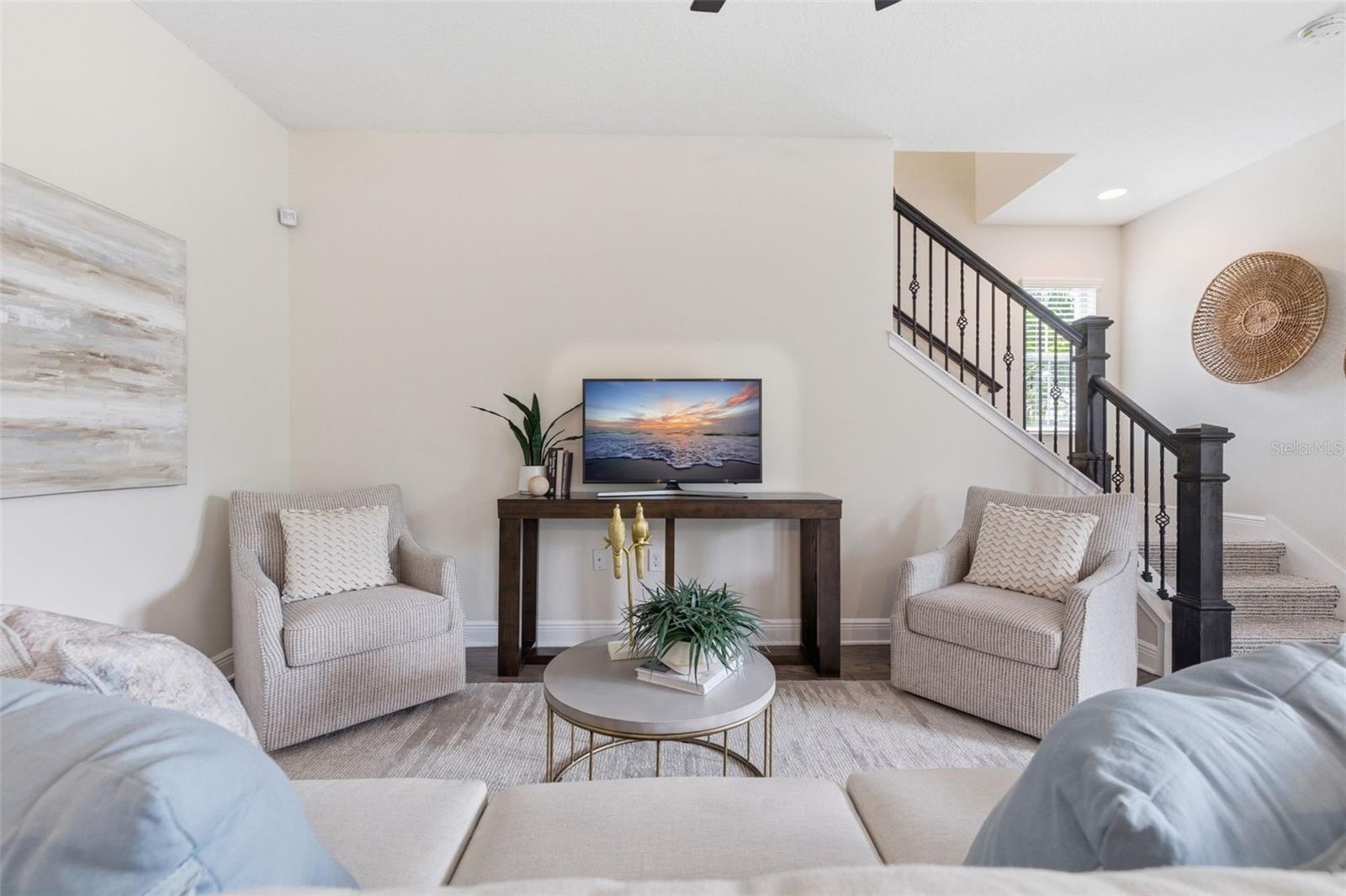 Listing photo id 27 for 521 12th Avenue S