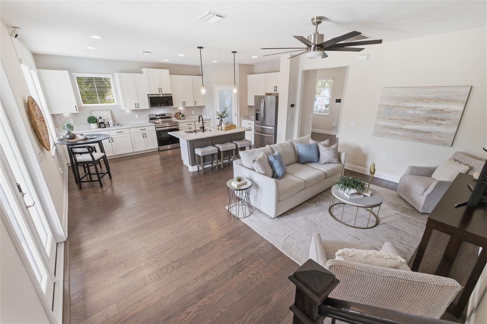 Listing photo id 28 for 521 12th Avenue S