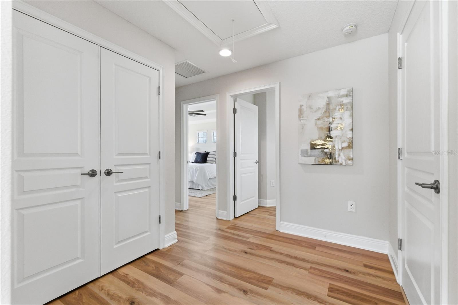 Listing photo id 29 for 521 12th Avenue S