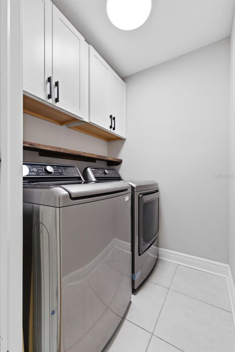 Listing photo id 38 for 521 12th Avenue S