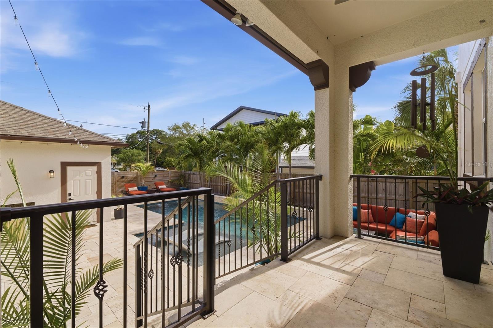 Listing photo id 39 for 521 12th Avenue S