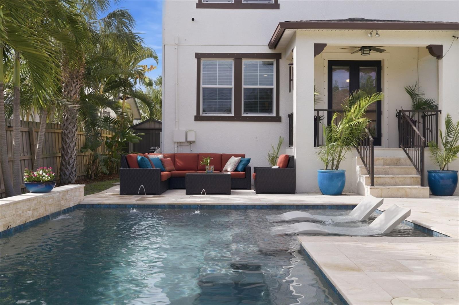 Listing photo id 43 for 521 12th Avenue S