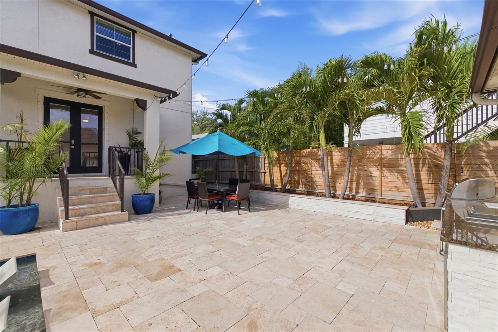 Listing photo id 44 for 521 12th Avenue S