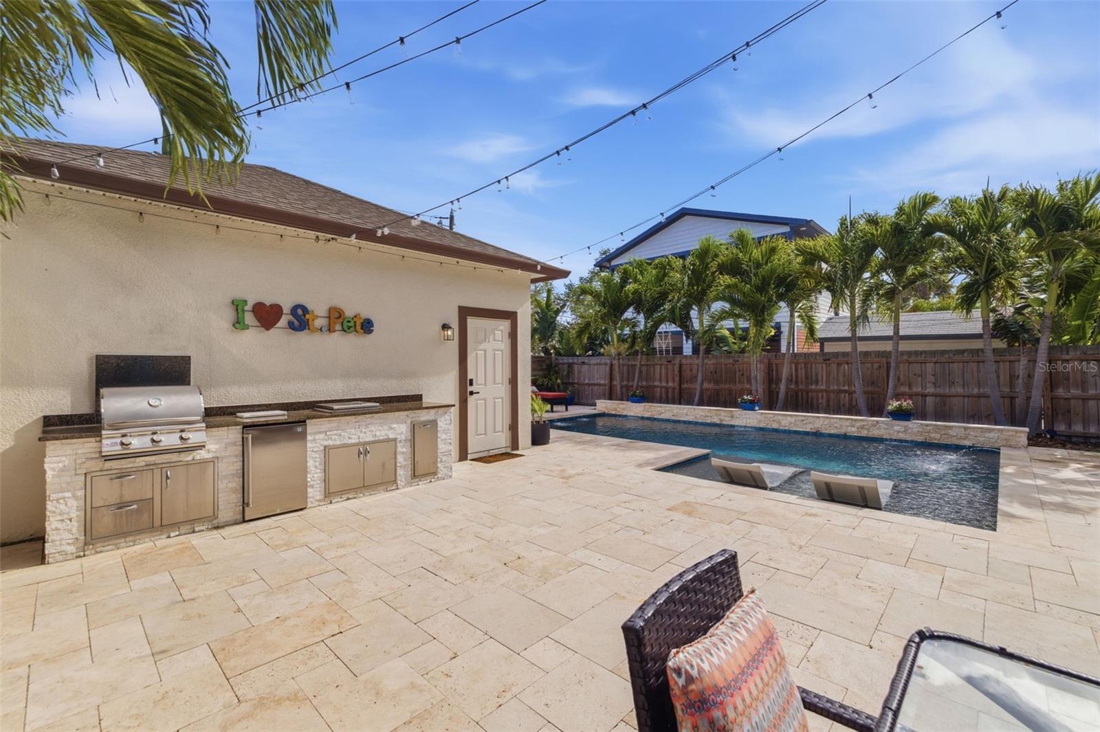 Listing photo id 45 for 521 12th Avenue S