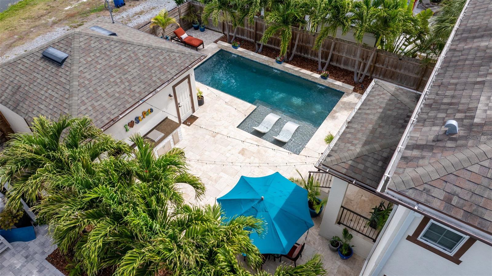 Listing photo id 47 for 521 12th Avenue S