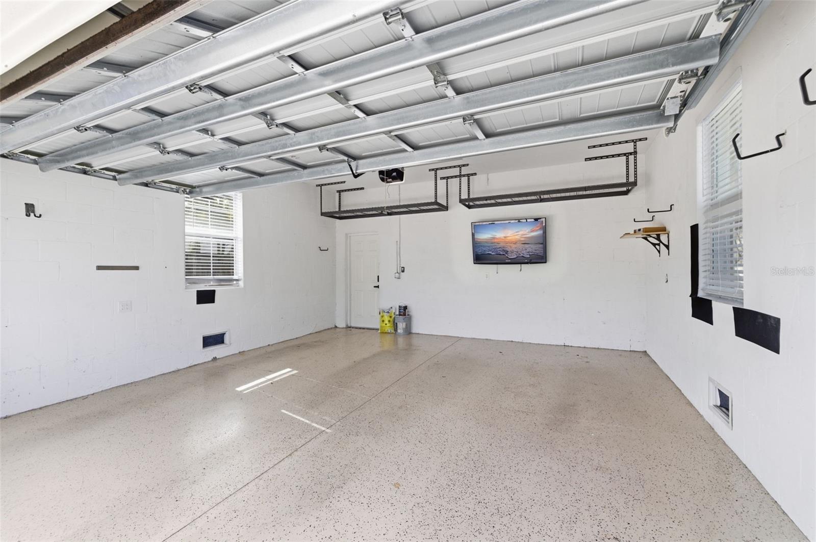 Listing photo id 49 for 521 12th Avenue S