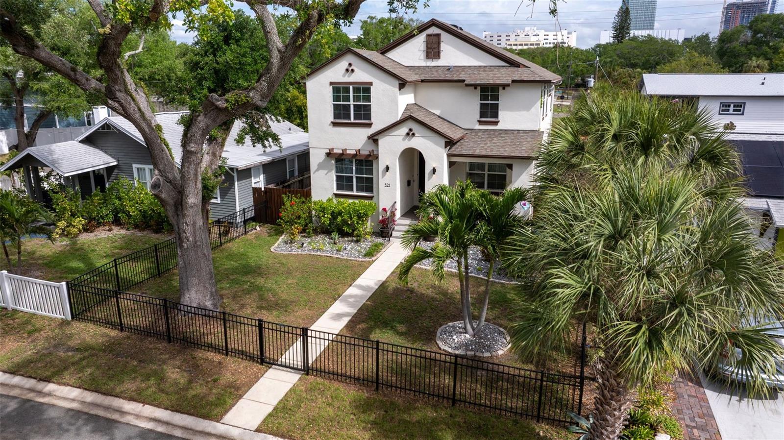 Listing photo id 54 for 521 12th Avenue S