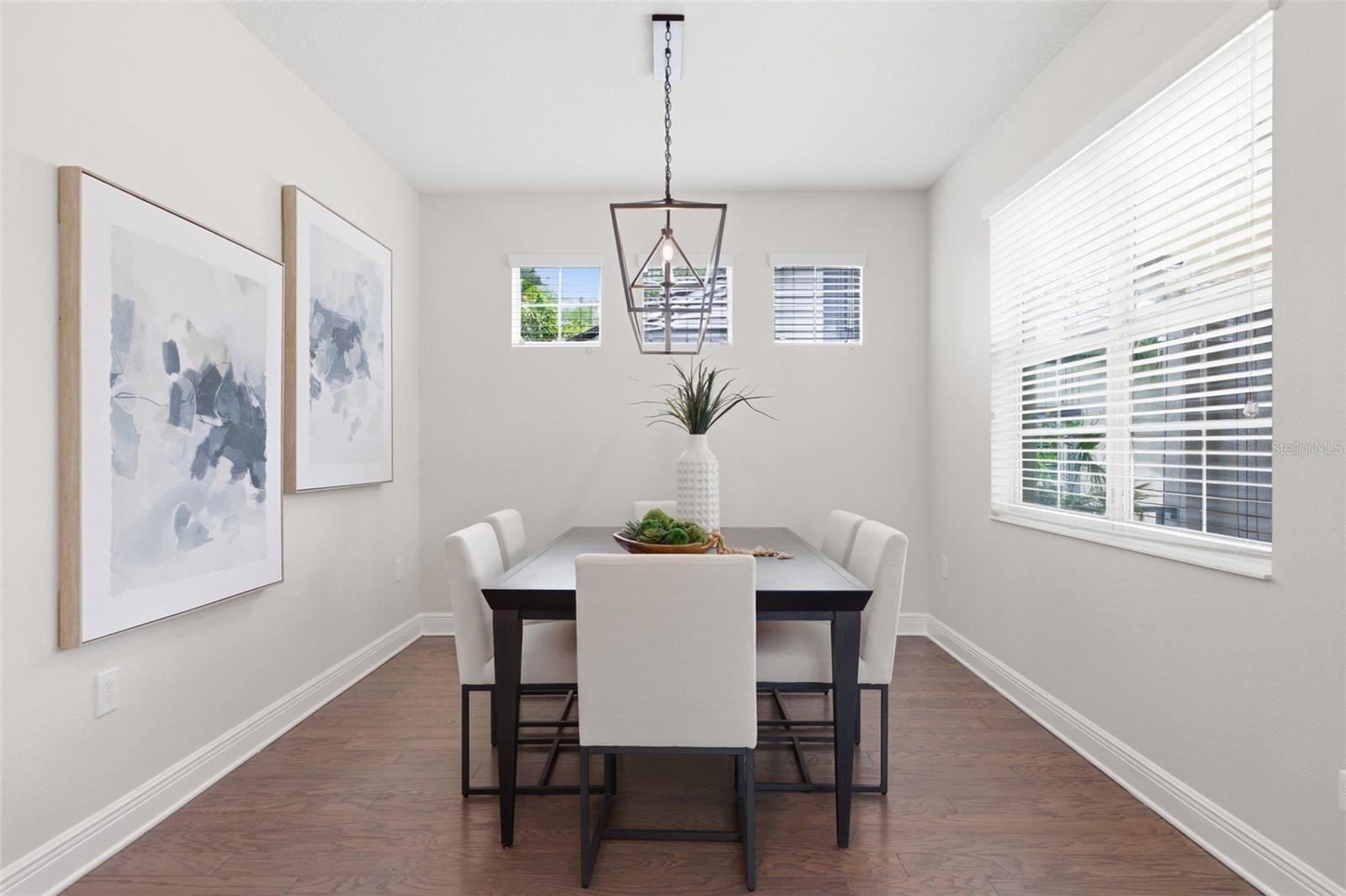 Listing photo id 4 for 521 12th Avenue S