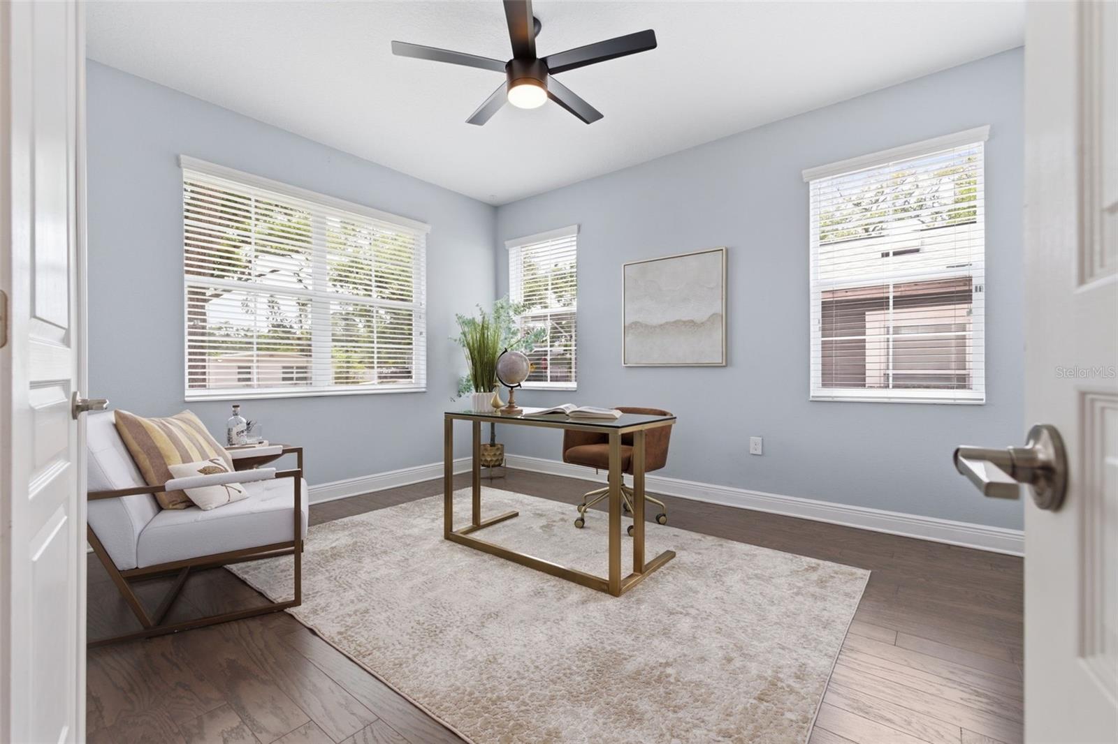 Listing photo id 5 for 521 12th Avenue S