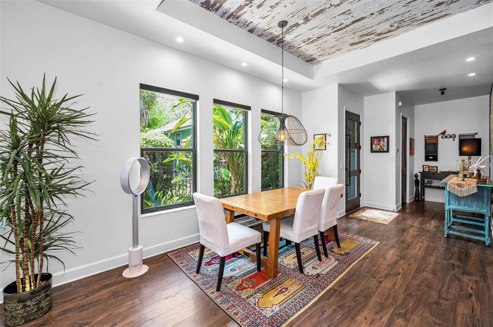 Listing photo id 12 for 404 Marshall Street