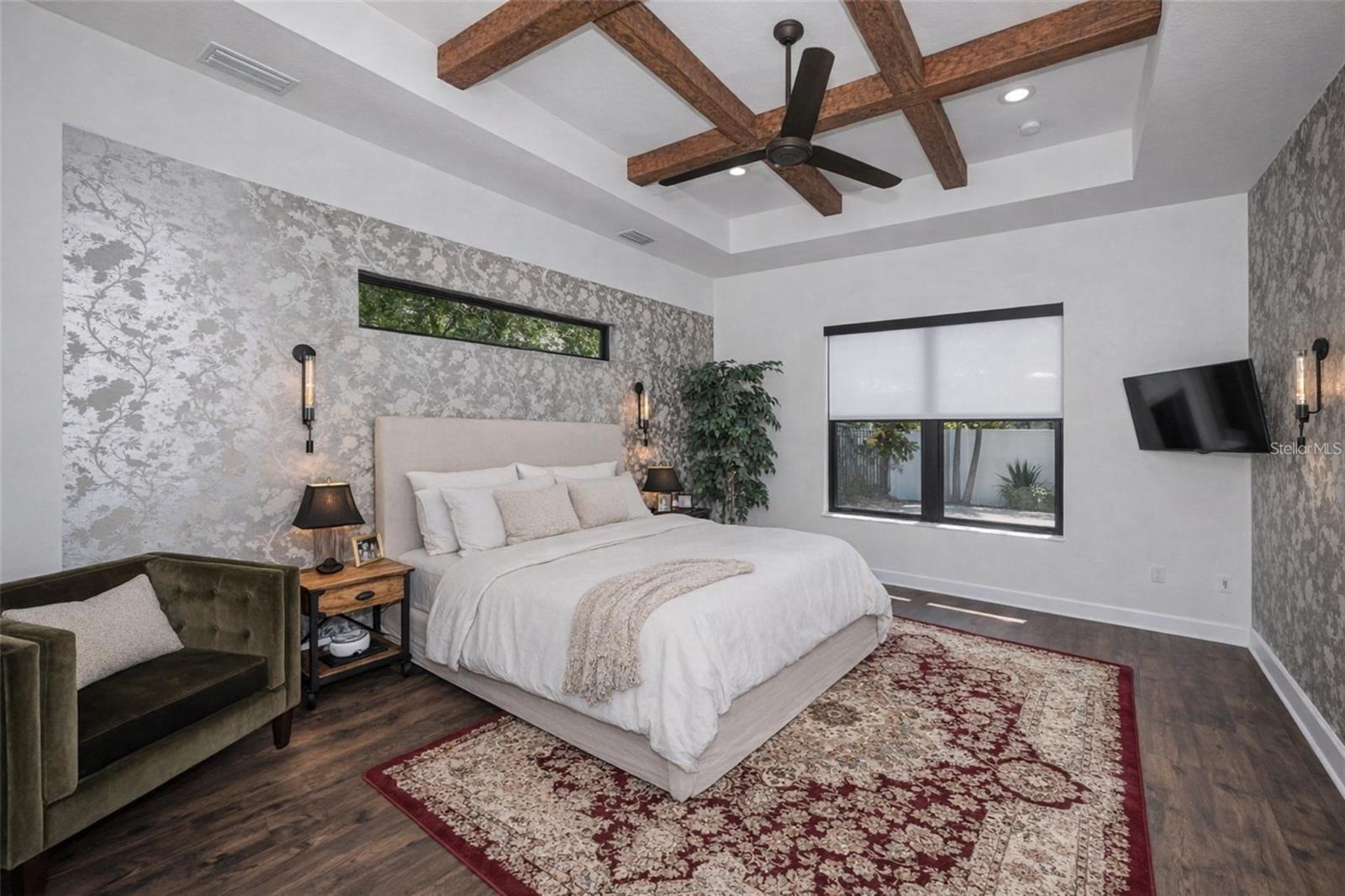 Listing photo id 15 for 404 Marshall Street