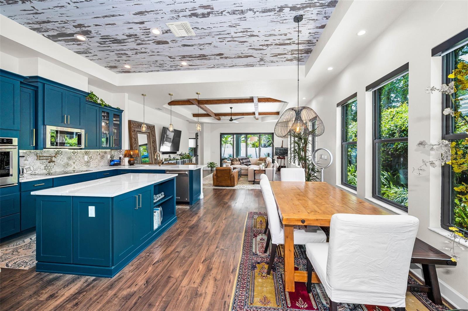 Listing photo id 17 for 404 Marshall Street