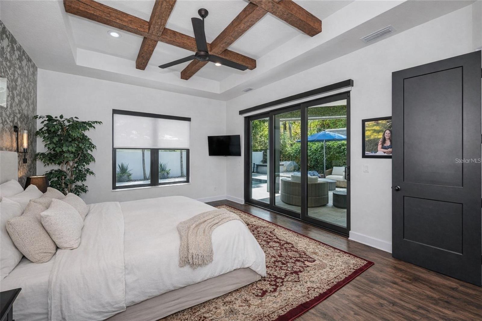 Listing photo id 18 for 404 Marshall Street