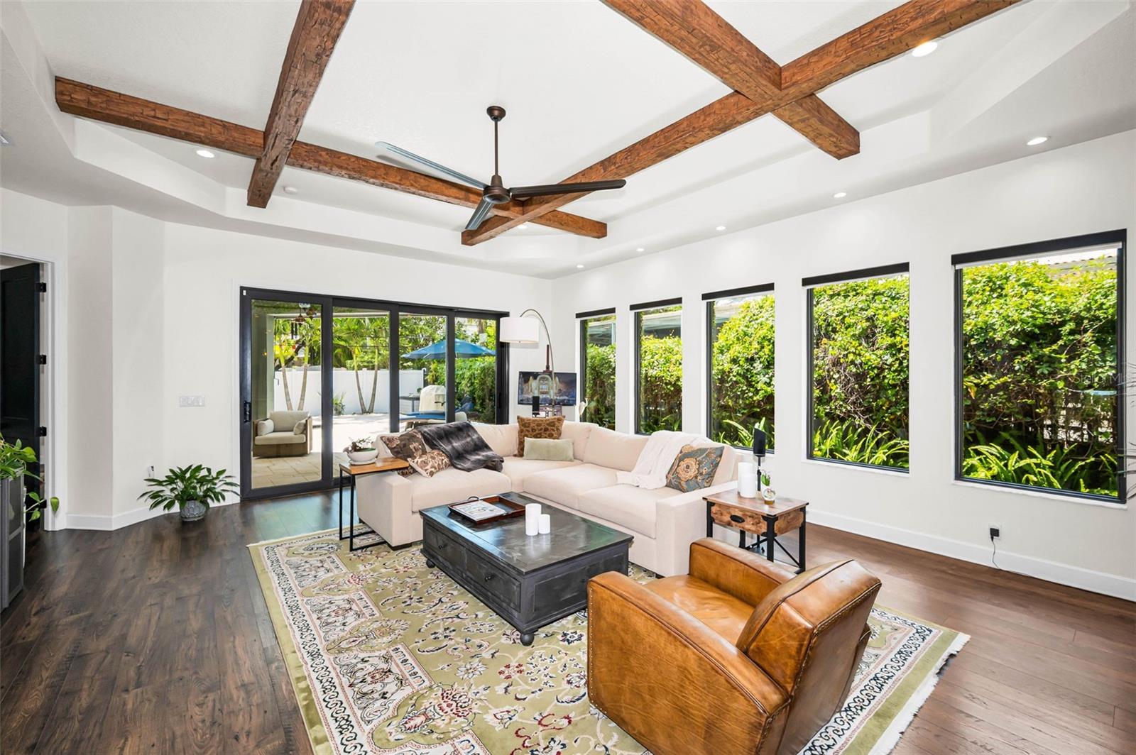 Listing photo id 1 for 404 Marshall Street