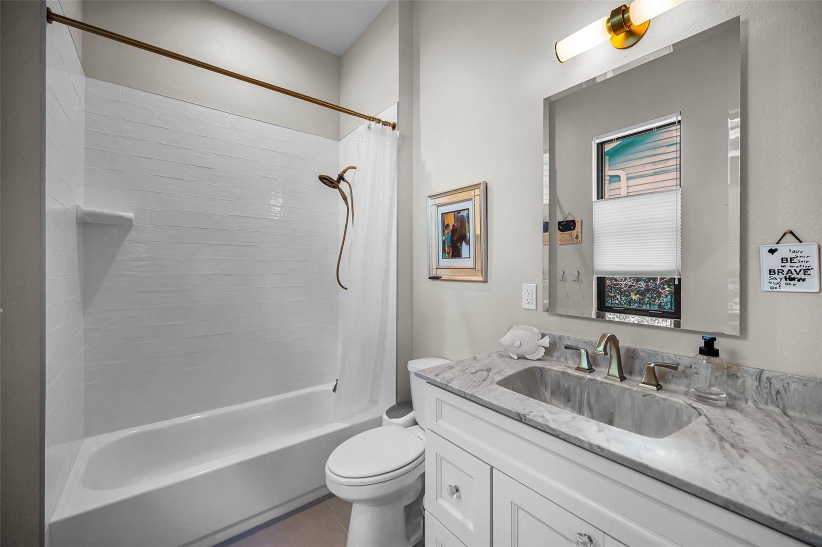 Listing photo id 29 for 404 Marshall Street