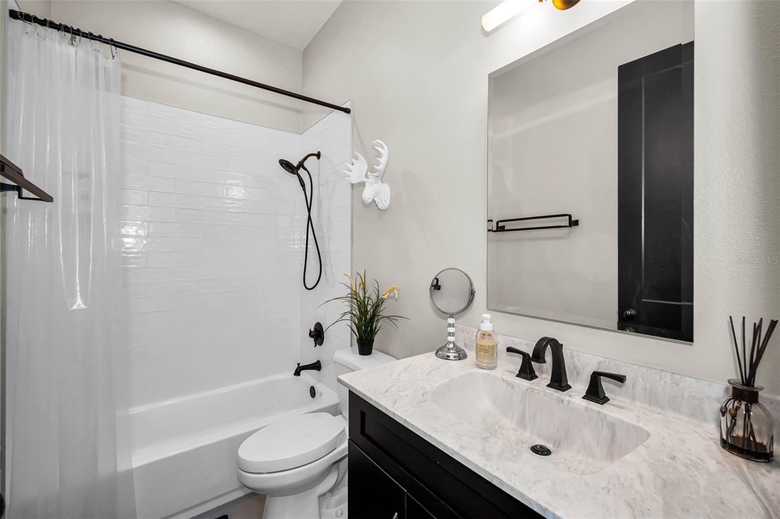 Listing photo id 34 for 404 Marshall Street