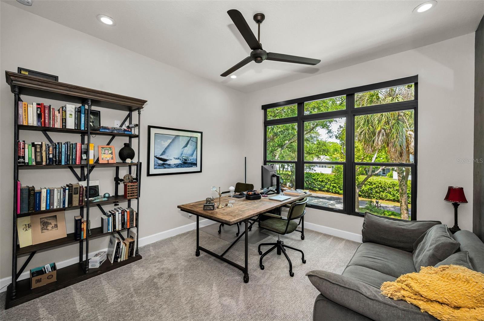 Listing photo id 35 for 404 Marshall Street